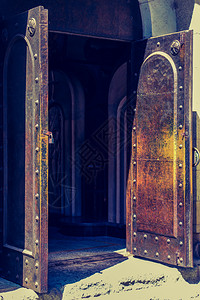 视图中的旧式门结构图片