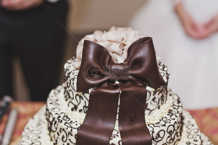 棕色的蛋糕5267弓的婚礼蛋糕图片