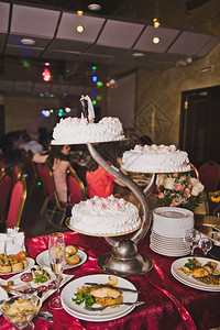 三个部分的蛋糕三个部分的结婚蛋糕358图片