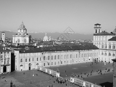 2019年月日土耳其意大利CIRCAFFRURI城市的黑白空中观察背景图片