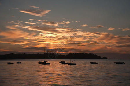 布列塔尼佛朗斯海岸美丽的日落图片