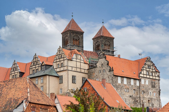 圣塞瓦提乌斯大学的城堡山科文组织世界遗产址德国奎林堡圣塞瓦提乌斯教堂图片