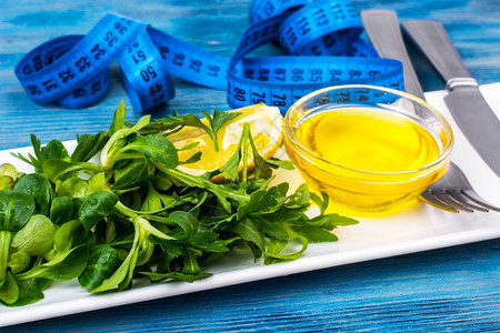新鲜绿菜沙拉橄榄油柠檬对饮食营养的认识工作室照片图片