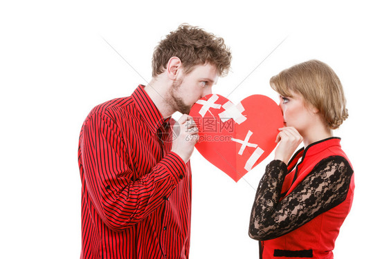 离婚和分居概念夫妻关系有严重的危机丈夫和妻子在争论后离开对方心碎的人情侣考虑离婚图片