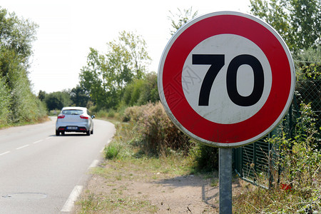 法国限速公路每小时70里图片