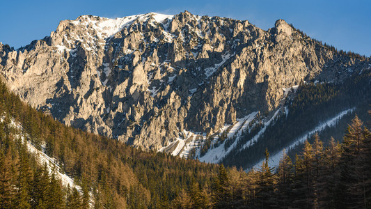 霍希斯瓦布山脉和平景奥地利施蒂里亚伯尔特旅游目的地格鲁纳湖冬季特拉戈斯旅游点霍希瓦布岛石灰阿尔卑斯霍希瓦布山脉和平景冬季图片