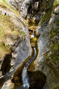 奥地利旅游景点瀑布Brenschtzklamm图片