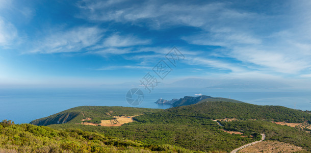 Lefkas岛的南斗篷和灯塔全景列夫卡达希腊爱奥尼亚海图片