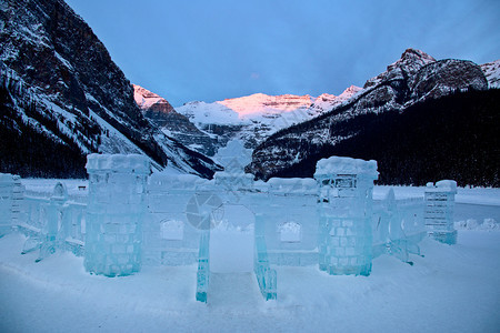 冰雕路易丝艾伯塔湖加拿大城堡背景图片