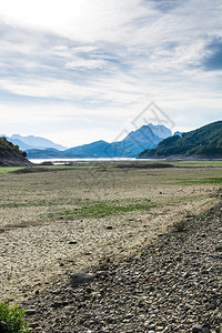 西班牙美丽的风景坎塔布里亚山脉的景色图片