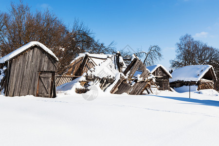 俄罗斯摩伦克地区阳光明媚的冬季日图片