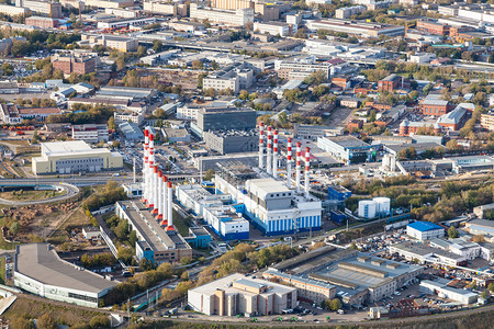 秋天从OKO塔顶的观察甲板上看到莫斯科市热电站图片