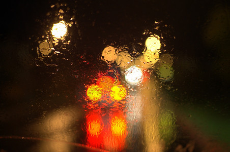 克莱巴诺夫水黑暗雨图片