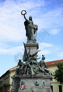 旅游地标雕像阿拉德市罗马尼亚自由的古迹城内遗迹图片