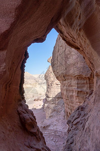 沙漠里的自然山景图片