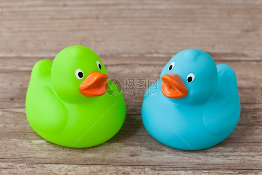 小鸭可爱的橡胶用于洗澡彩色橡皮鸭照片图片