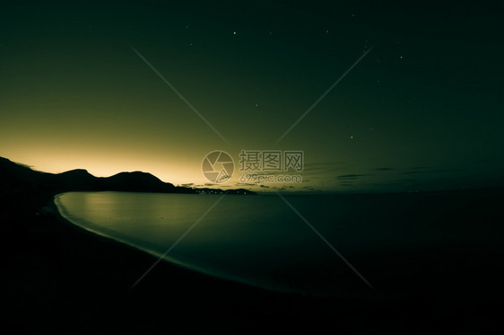 自然安静海湾的夜景黄昏图片