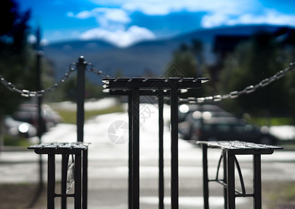 挪威带长椅背景的咖啡桌带长椅背景的咖啡桌hd专注背部图片