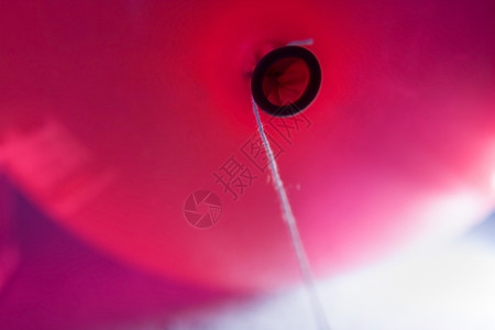 红色的快乐带线条红气球彩色图片