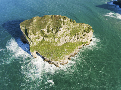 贝尔梅奥沿海Akaatxa岛Bermeo岛西班牙巴斯克州比兹卡亚自然图片