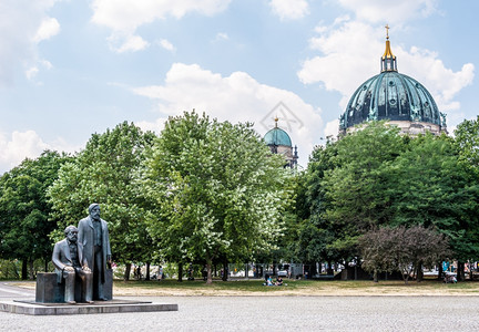 社会主义马克思和恩格斯在柏林的马克思和恩格斯纪念碑历史欧洲图片