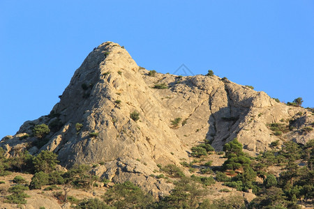 山峰和天空图片