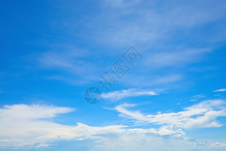 白色的阮詹蓝天空云彩幕背景抽象图片