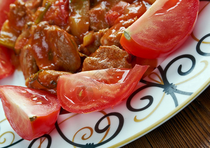 叶梅克莱里Kavurma土耳其的羊肉和蔬菜囊食物图片