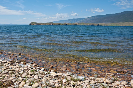 布里亚特西伯利海滩俄罗斯贝加尔湖景观中的马洛莫尔海峡图片