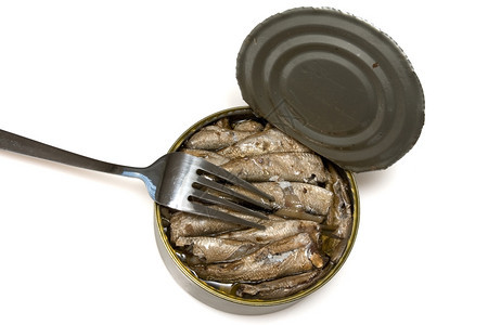金属的能够用油罐鱼在铁银行叉上加罐头鱼沙丁图片