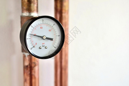 规模锅炉关闭与铜加热管接通的压力测量仪行业图片