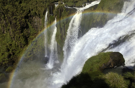 风景艾伦伊瓜苏瀑布或是巴西阿根廷边境伊瓜苏河的瀑布景观图片