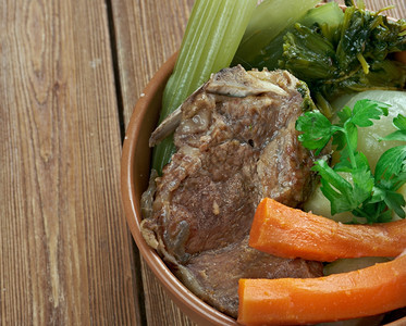 Potaufeu法国炖牛肉食物香菜胡萝卜图片