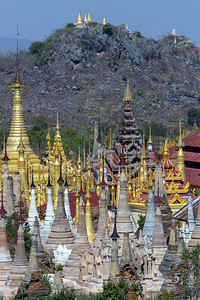 伊泰因靠近瑞缅甸中部掸邦内莱湖附近Ithein或Indein的ShweInnTheinPaya佛教寺庙概况图片