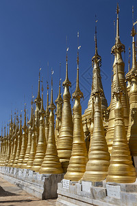 缅甸中部掸邦内莱湖附近Ithein或IndeinShweInnTheinPaya佛教寺庙建筑群旅行宗教的中央图片