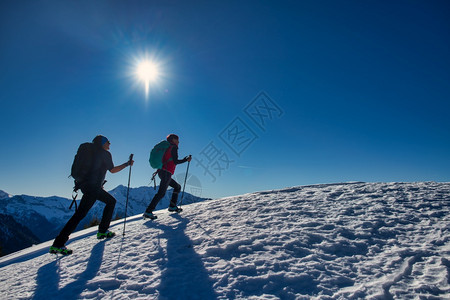 爬登山在上大雪时几个女朋友的们卡路里图片