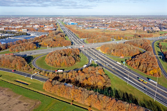 路车从荷兰乌特勒支附近Hoevelaken与A1和A28号AA交汇处路线图片