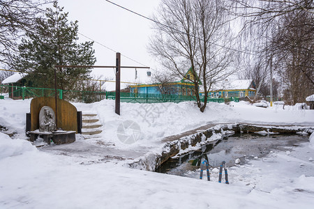 旅行俄罗斯亚拉夫尔地区Vyatskoye村冬季春天圣博戈罗迪琴俄语建筑学图片