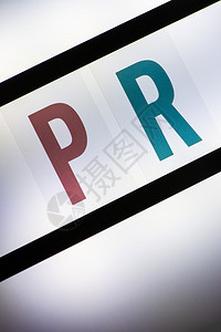 字母活动背光板彩色字符P和R的公关系概念共Palrelation按图片