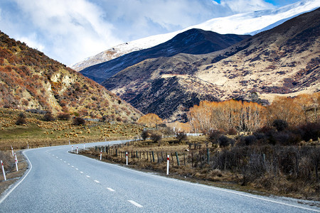 车道高速公路距离新西兰南地的沥青路面图片