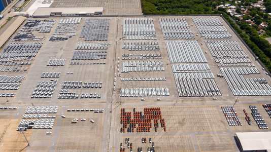 抽象的汽车辆在泰国工厂新建一辆车库停场图片