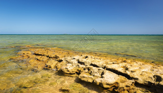 清除风景优美鸭子DuckIsland对南太平洋新喀里多尼亚清净热带水域的展望太平洋内新喀里多尼亚图片