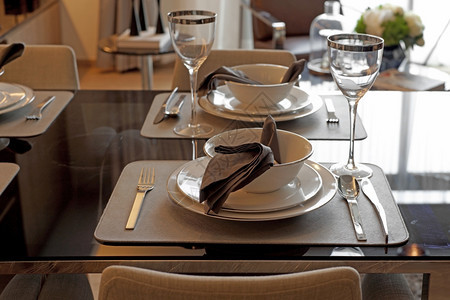 桌子奢华室内设计家用晚餐桌布置食物图片