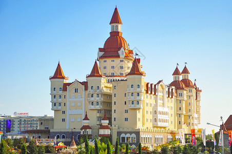 俄罗斯阿德勒2018年月2日以中世纪城堡Bogatyr为风格的宾馆俄罗斯索奇公园Adler主题2018年月2日海岸博加蒂尔索契图片