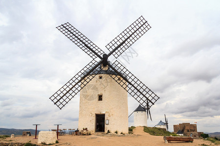 旅游景观第十名康苏格拉和穆埃卡斯蒂利亚的风车景图片