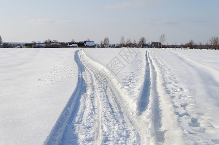 冬季的雪地图片