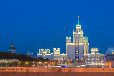 莫斯科天际在俄罗黄昏时的景象城市观旅游图片