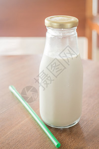 一瓶含黑芝麻的大豆牛奶库存照片维他命营养胚芽图片