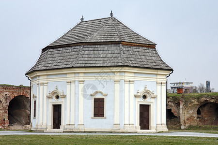 一种圣安的Baroque堡垒教堂Brod堡垒的一部分克罗地亚SlavonskiBrod的一个堡垒是18世纪为防御奥斯曼帝国而建造图片