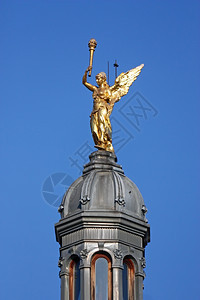 艺术品托米斯拉夫国王广场大楼顶面的雕像圣天使启蒙寓言火炬图片